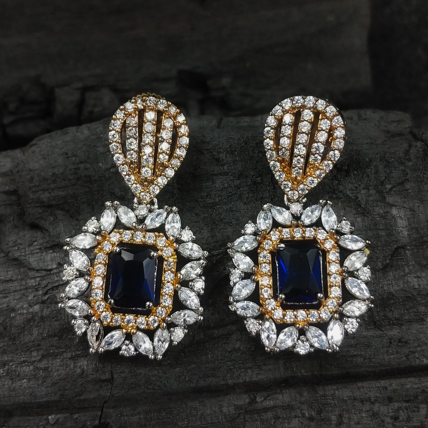 Blue Rondish Choker Set