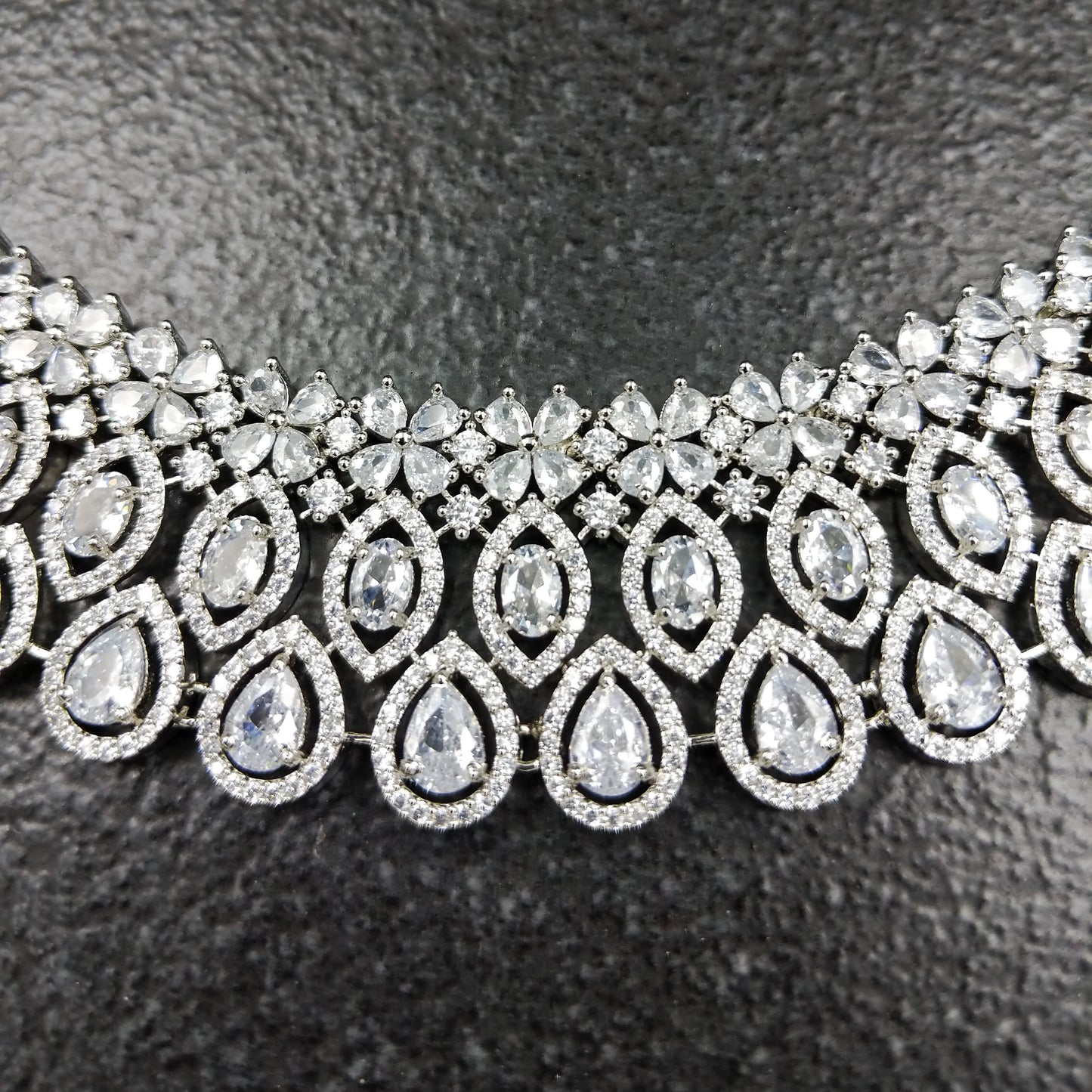 Icy Drops Necklace Set