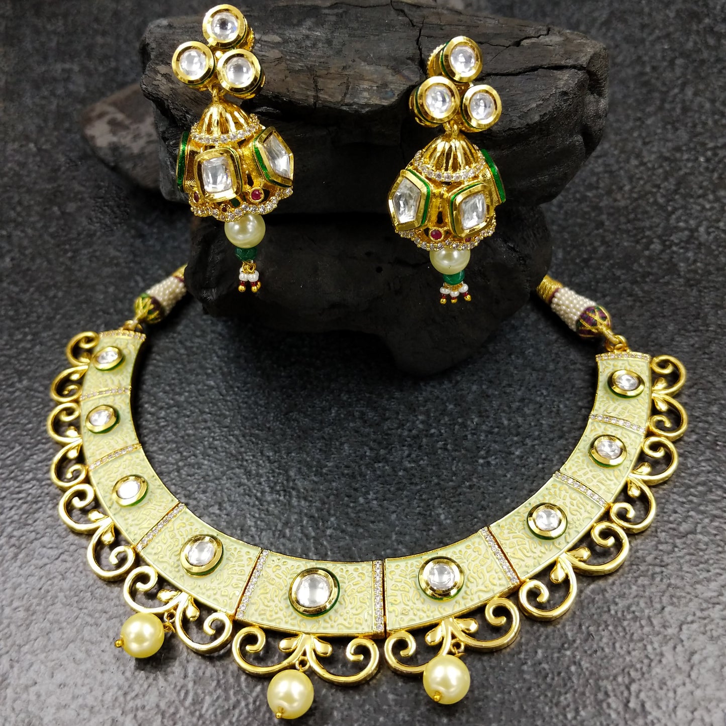 Nilaya Necklace Set