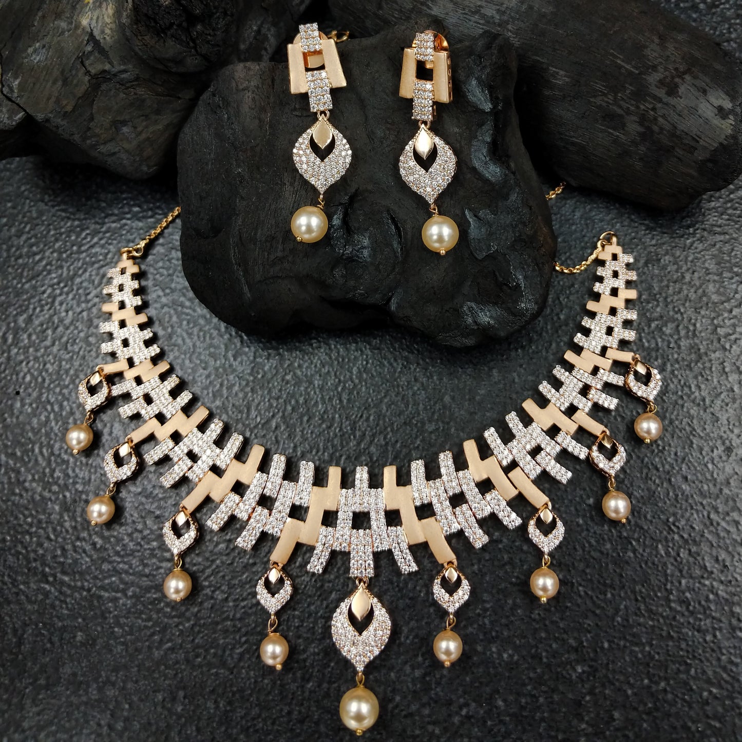 Nagira Necklace set