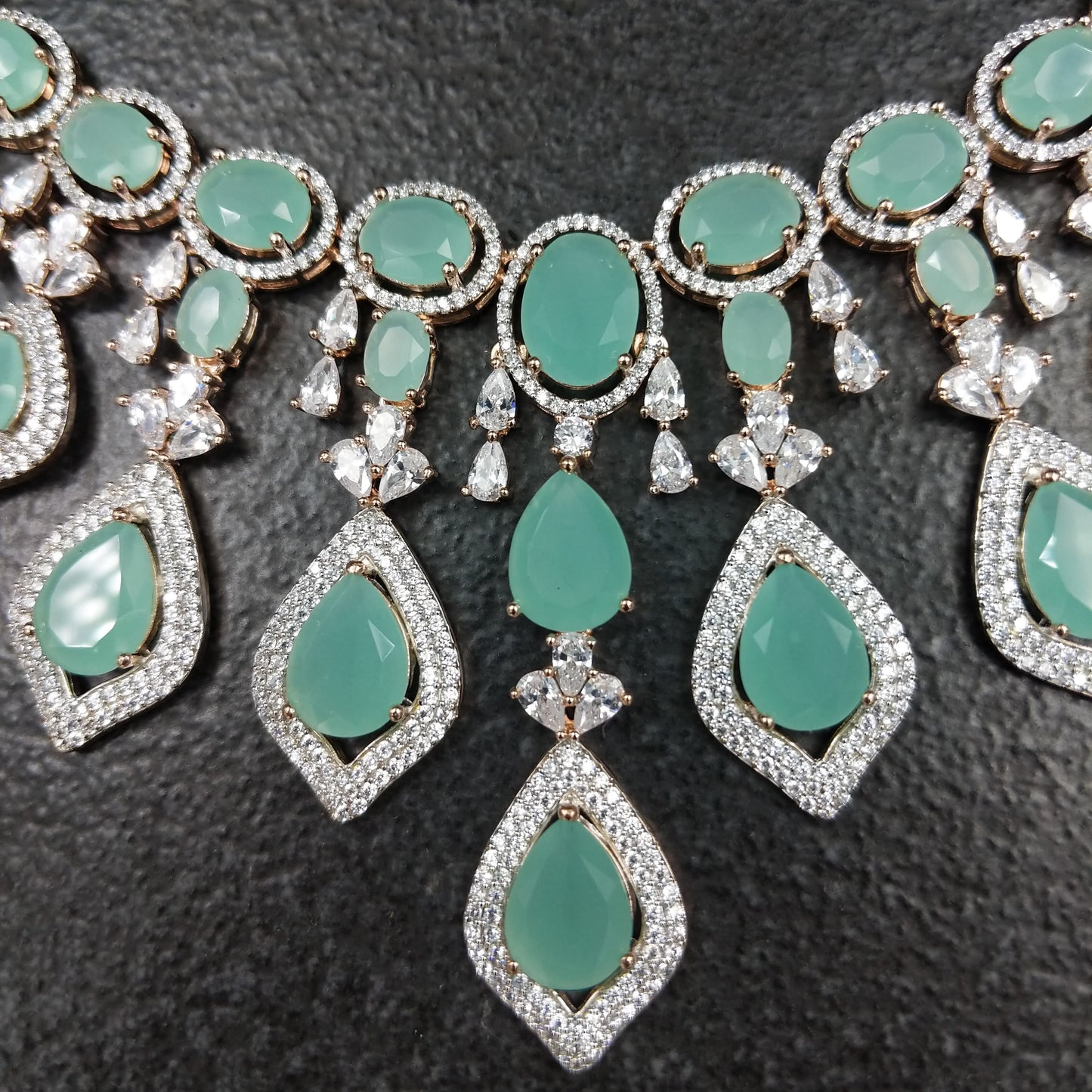 Amie Green Necklace Set
