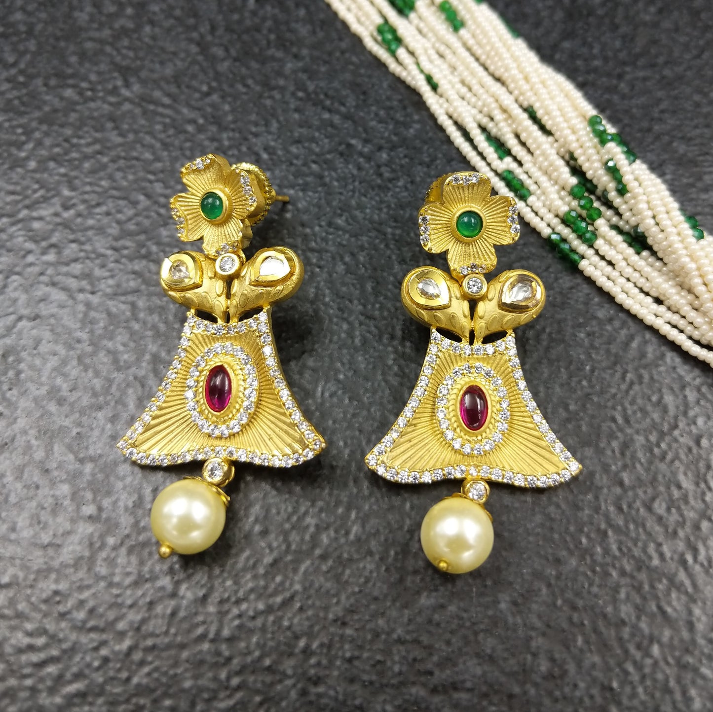 Nur-Un-Nissa Necklace Set