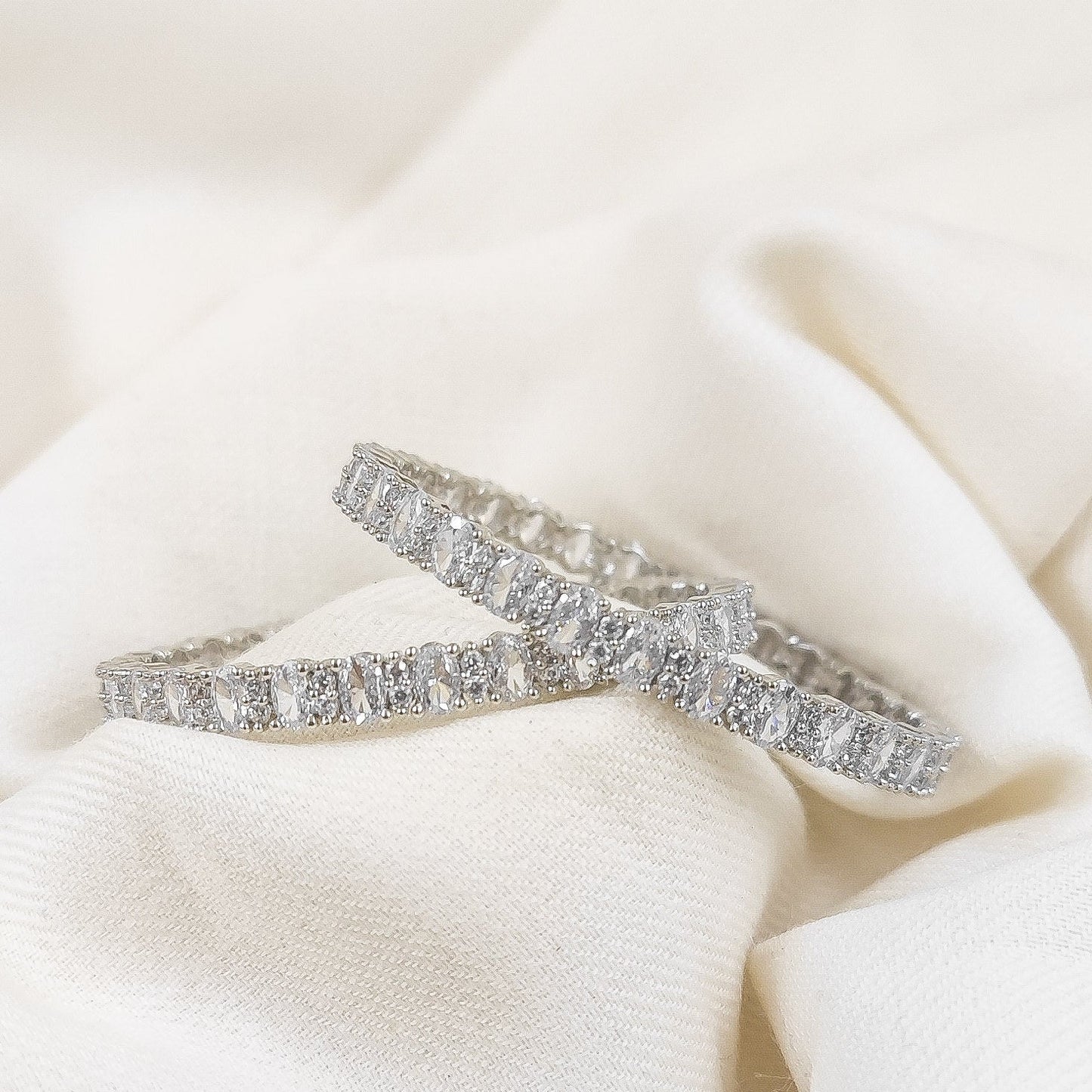 Kronika Bangles