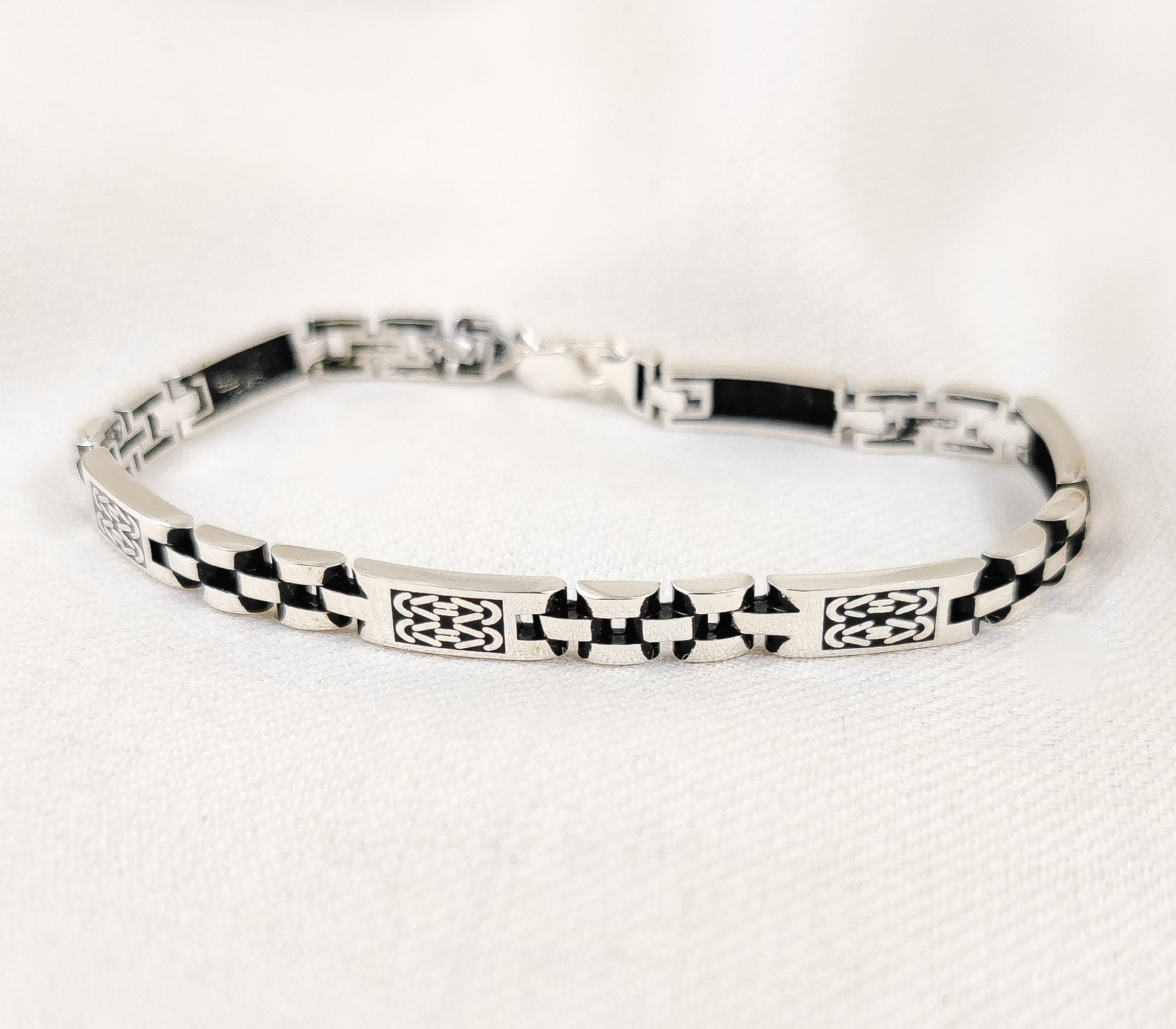 Silver Jewelry Men's Bracelet by Jauhri 92.5 Silver - Dotin Bracelet