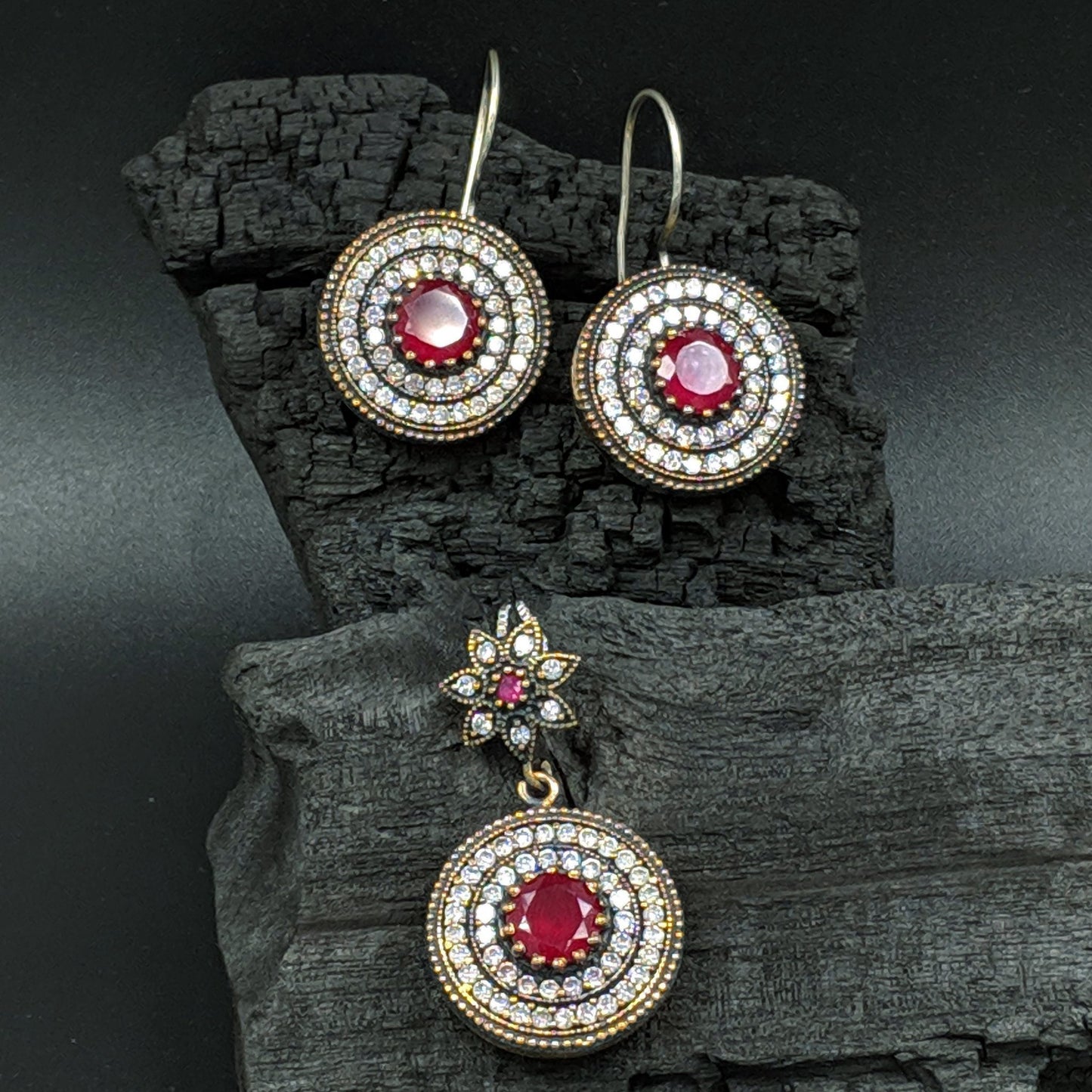 Padma Prabha Pendant Set
